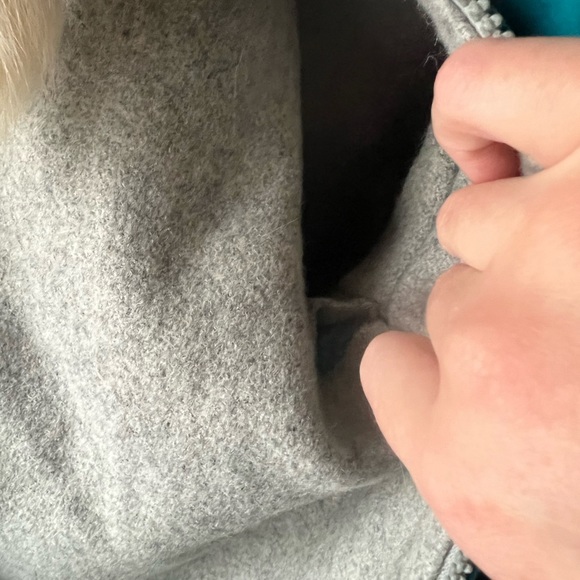 Authentic Inuit coat purchased in Toronto - Picture 7 of 8